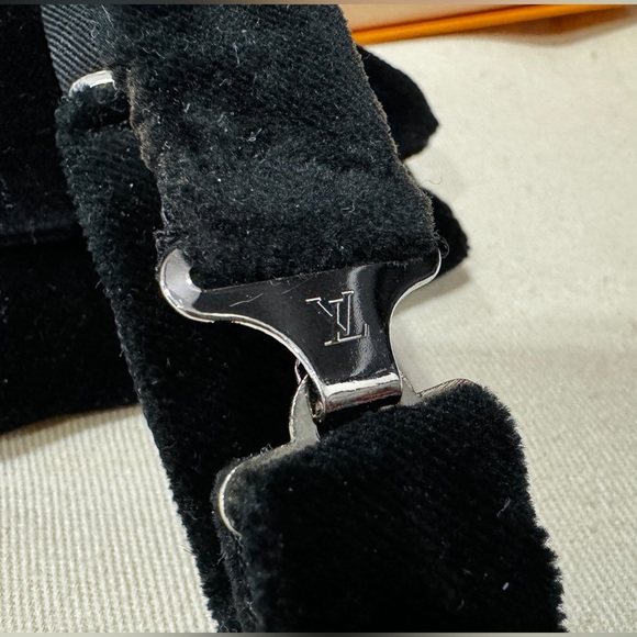 🔥LV HOLIDAY 25’🔥🆕💯ULTIMATE LOUIS VUITTON ECLIPSE MNG CHAIN VELVET BOW TIE🔥 - Picture 13 of 17